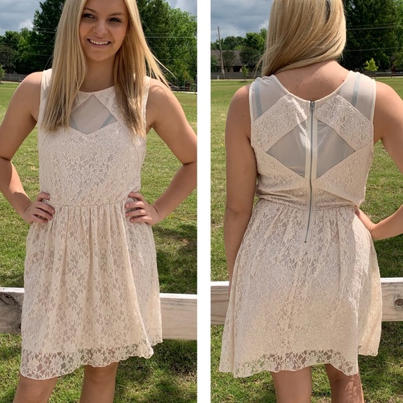 Jack by BB Dakota Dresses & Skirts - JACK Sleeveless Sheer Lace Dress Lined Champagne 4